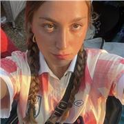 Hola! Soy una chica de 22 años que está estudiando biología en Santiago de Compostela. Estoy en mi cuarto año de carrera